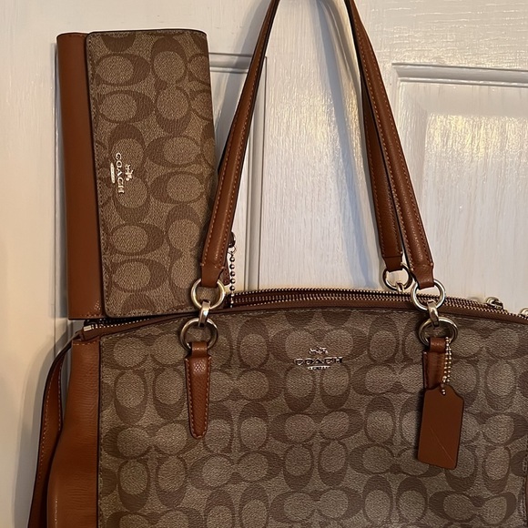 Coach Christie carryall with matching wallet EUC - Picture 3 of 16